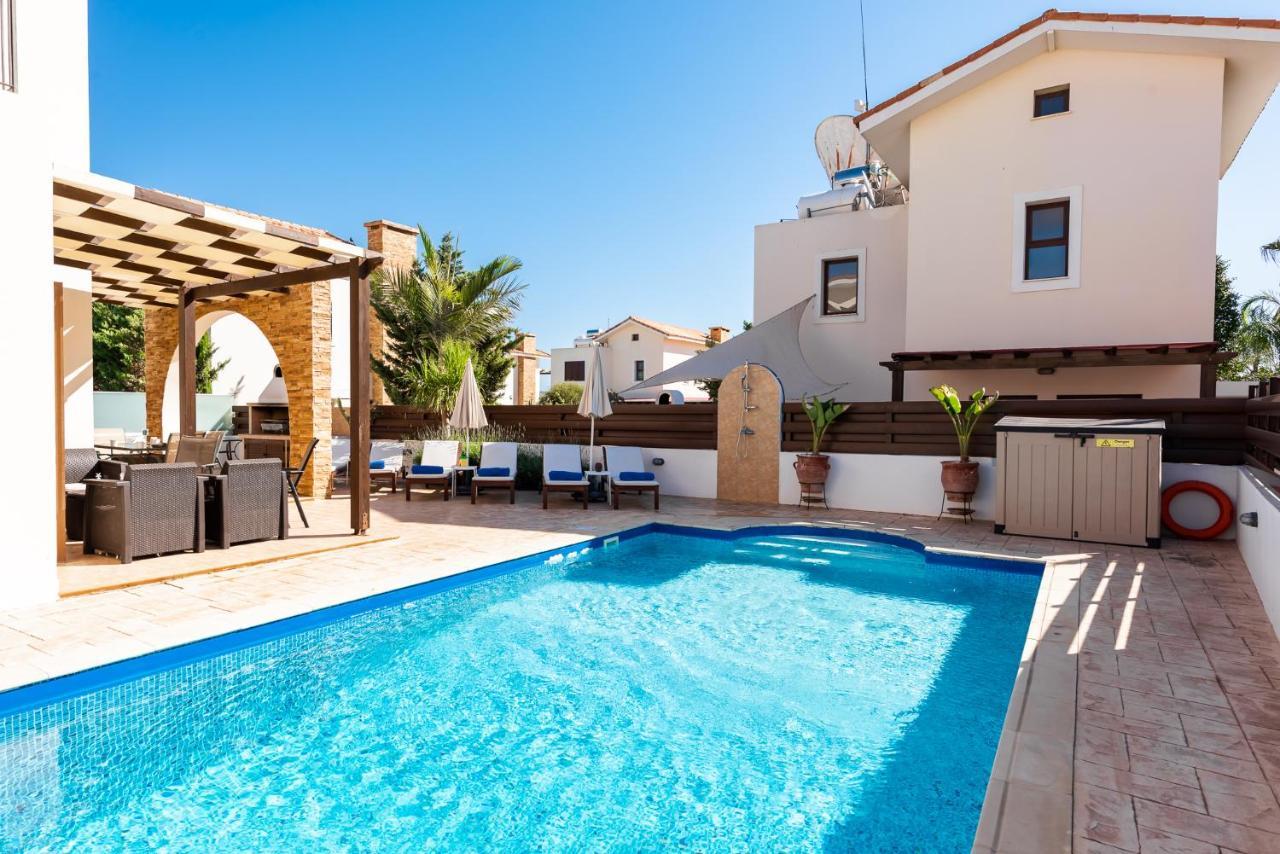 Villa Iris By Ezoria Villas Agia Napa Exterior foto