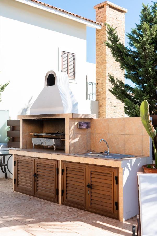 Villa Iris By Ezoria Villas Agia Napa Exterior foto