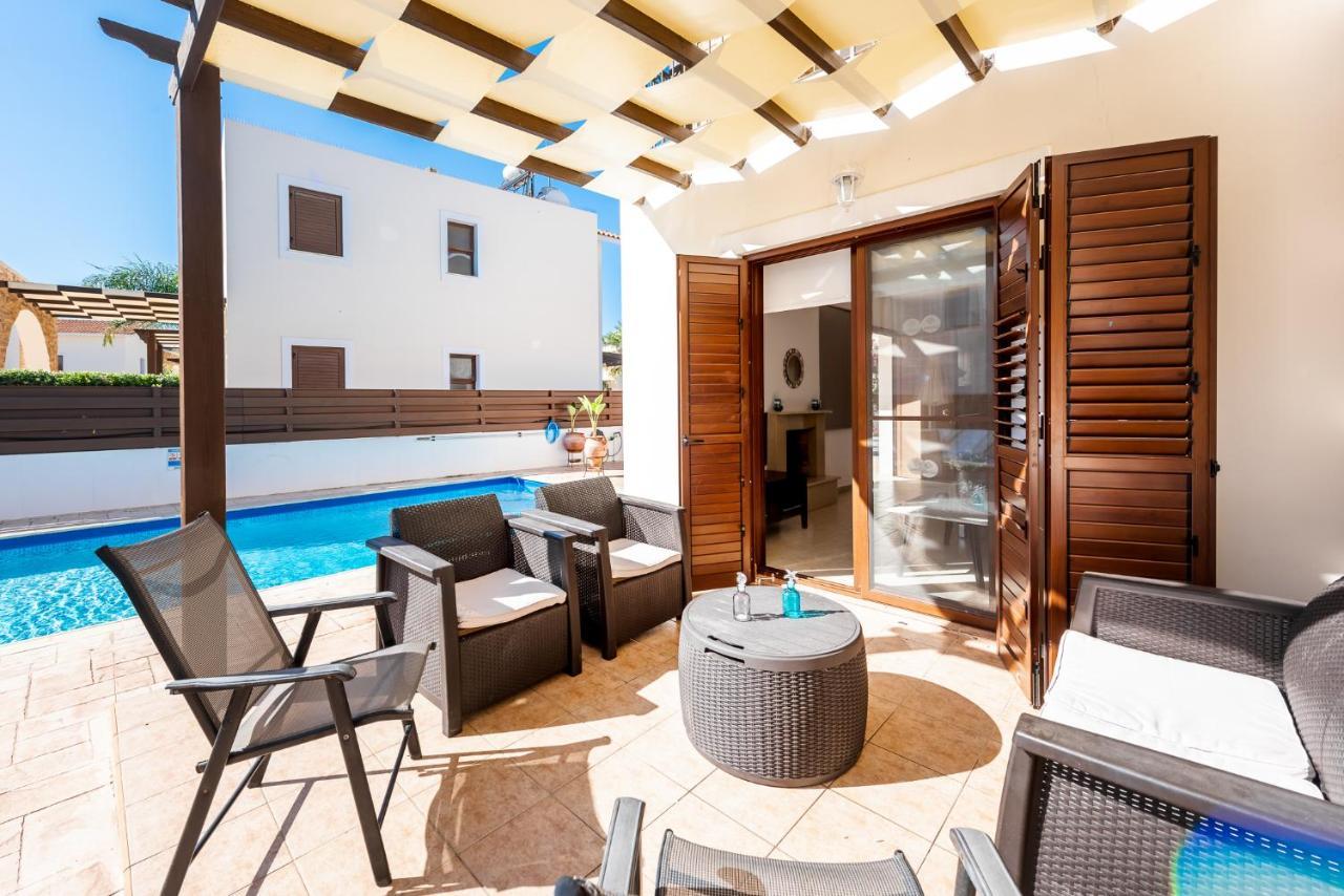 Villa Iris By Ezoria Villas Agia Napa Exterior foto